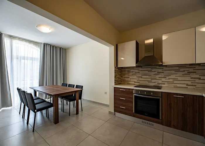 Euroclub ホテル 3*